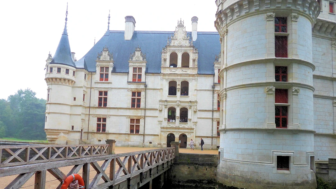 Visiting Château d'Azay-le-Rideau