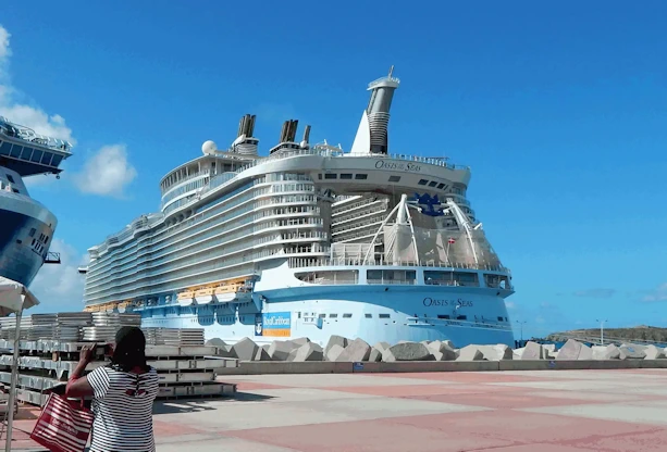 A Caribbean Cruise on the Oasis of the Seas with narrative & images from each Port Stop.