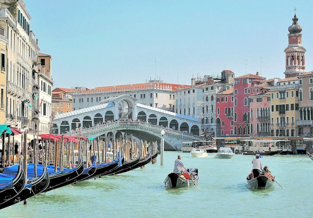 Canal City Adventure - Gondolas, History & Romance