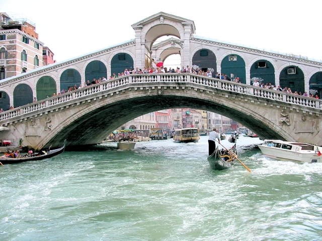 Canal City Adventure - Gondolas, History & Romance