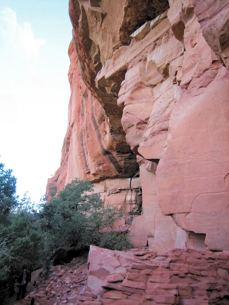 Sedona Canyon, AZ: Cliff Structures Honanki Heritage Site