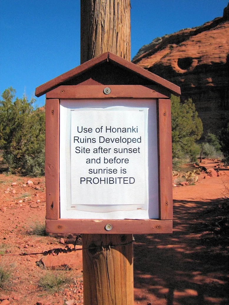 Sedona Canyon, AZ: Parking Lot Entrance to Honanki Heritage Site