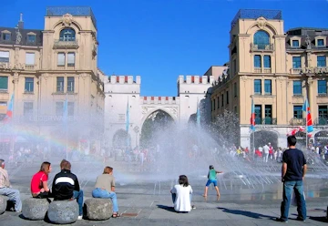 Karlsplatz Fountains