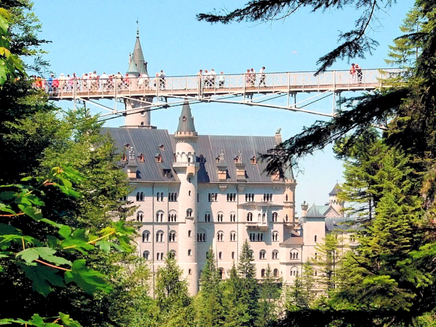 A description and images from a visit to Neuschwanstein.