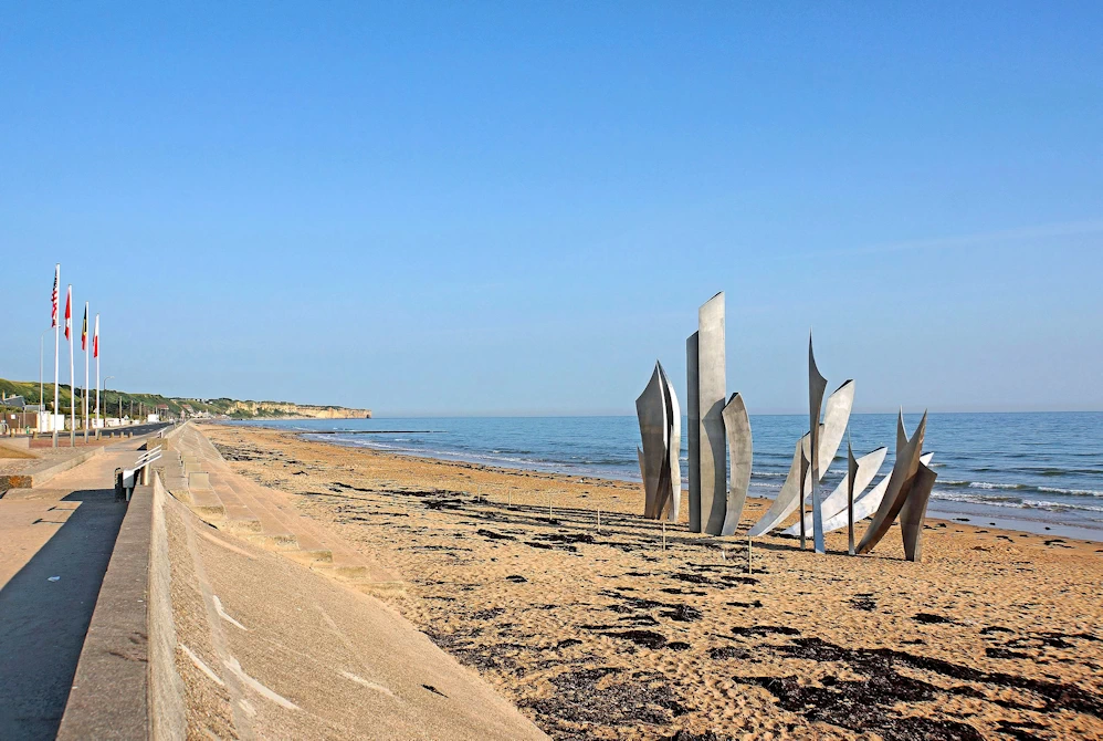 A description and images from a Viking Cruise visit to Arromanches