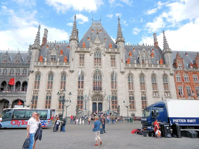 Exploring the Canals & History of Bruges, Belgium