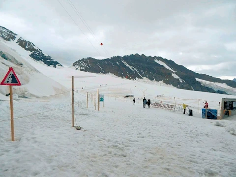 Explore Grindelwald's Glaciers, Mountains & Traditions