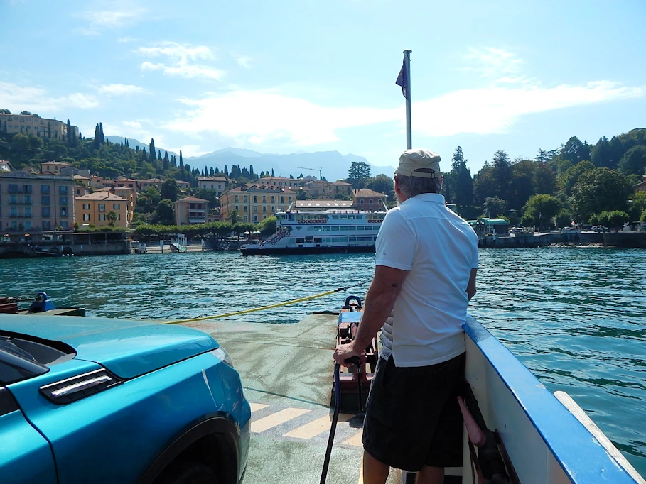 Approaching Bellagio Docks