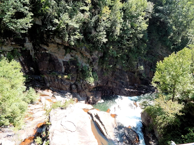 Explore Waterfalls & Nature at Tallulah Gorge