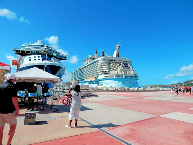 A Caribbean Cruise on the Oasis of the Seas with narrative & images from each Port Stop.