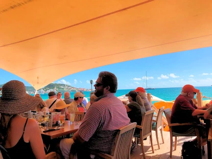 Karakter Beach Bar/Restaurant