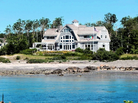 Beautiful Homes on the Kennebunkport River