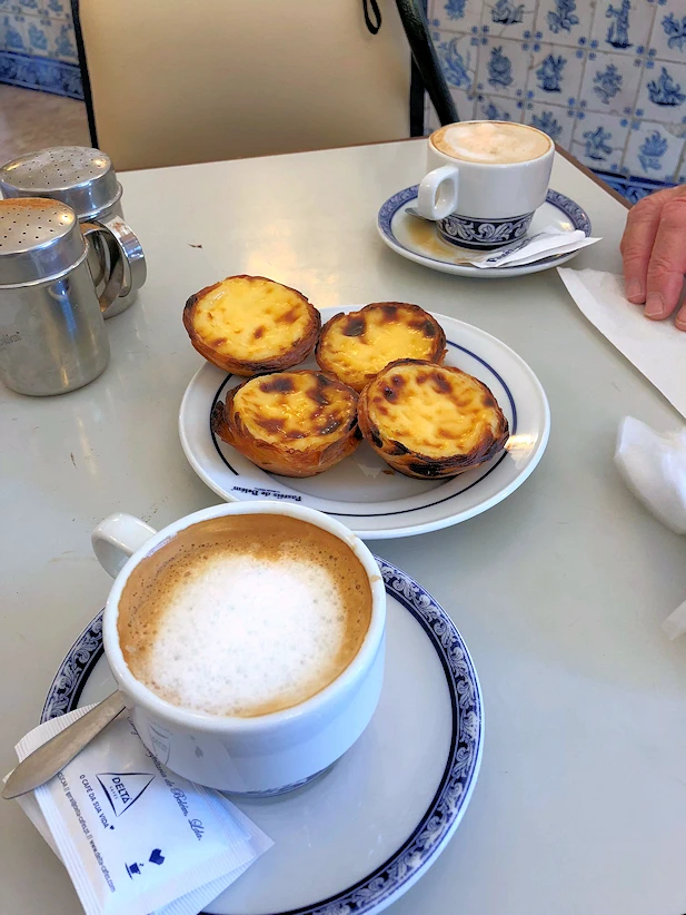 Discover the best of Portugal in one week! From the vibrant streets of Lisbon to the stunning beaches of the Algarve, explore top attractions, local cuisine, and hidden gems for an unforgettable Portuguese adventure