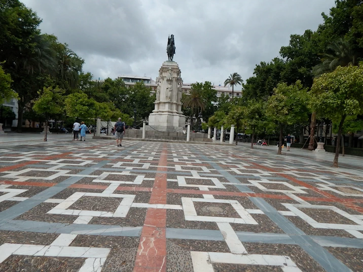 Exploring the Royal Alcázar