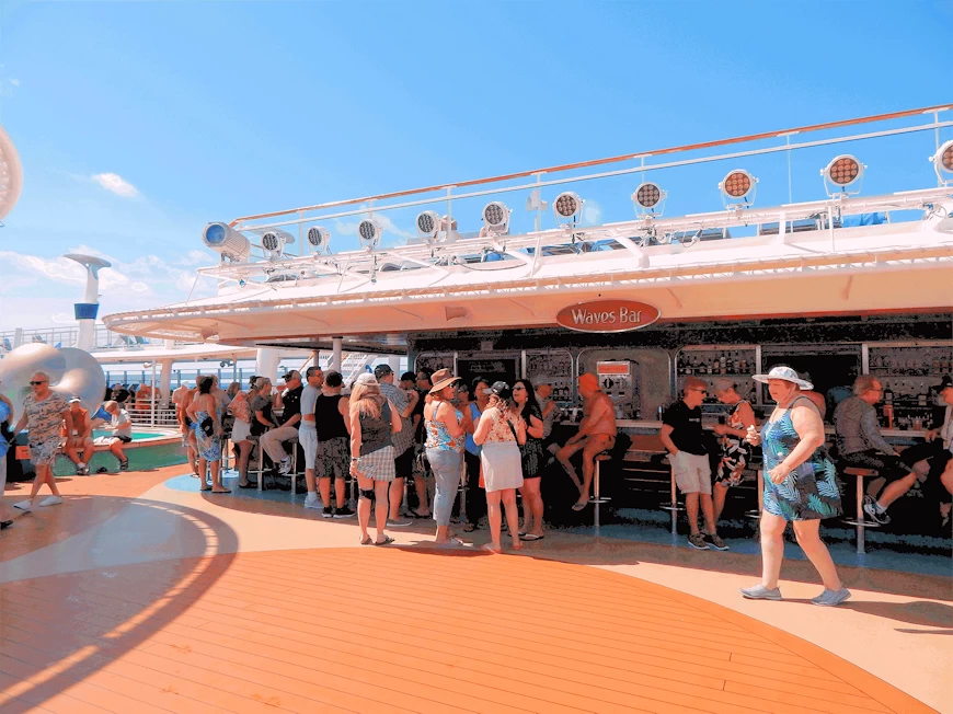 Entertainment area Bar