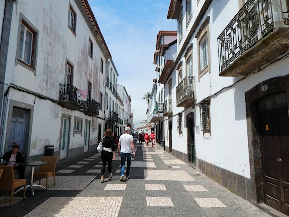 A description and images from a visit to Ponta Delgada.