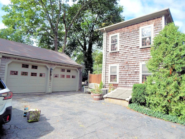 Plymouth Colonial Influence