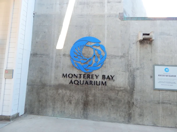 Monterey Visit: Monterey Aquarium Entrance
