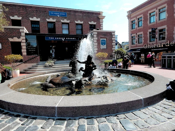 San Francisco: Andrea's Fountain at Ghirardelli Square