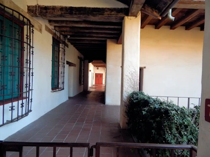 Santa Barbara: Mission Santa Barbara Entrance