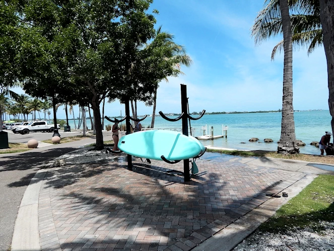 Relaxation Oasis - Explore Bird Key Park's Trails & Scenic Beauty