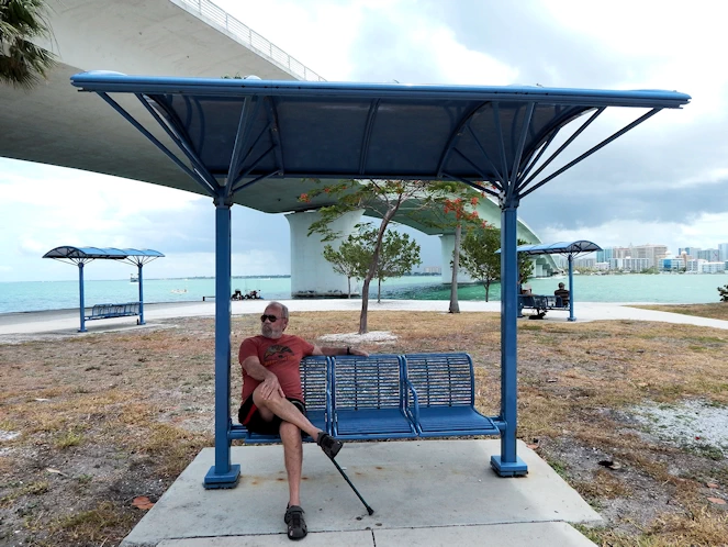 Relaxation Oasis - Explore Bird Key Park's Trails & Scenic Beauty