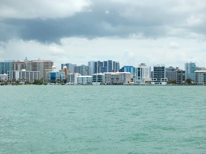 Relaxation Oasis - Explore Bird Key Park's Trails & Scenic Beauty