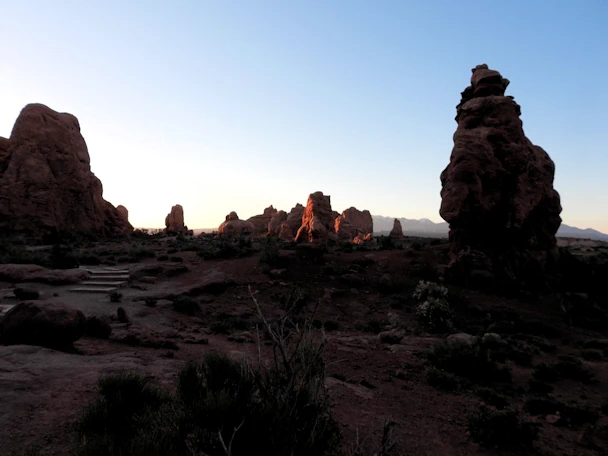 Explore Arches National Park, home to stunning red rock landscapes, iconic arches, and scenic trails. Plan your adventure in this Utah wonderland today