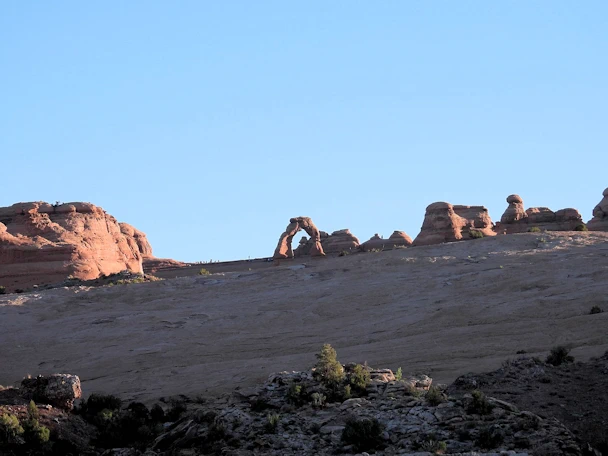 Arches National Park: Delicate Arch from Parking Lot