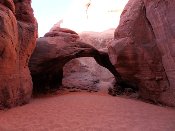 Arches National Park: Sand Dune Arch