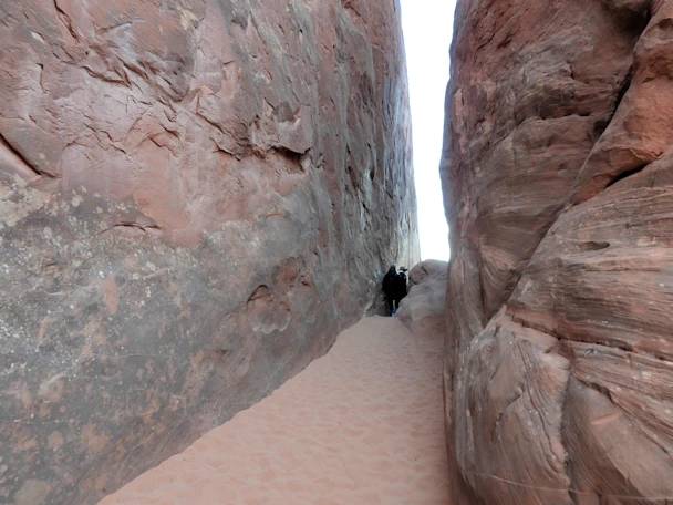 Arches National Park: Slot Canyon area of Sand Dune Arch