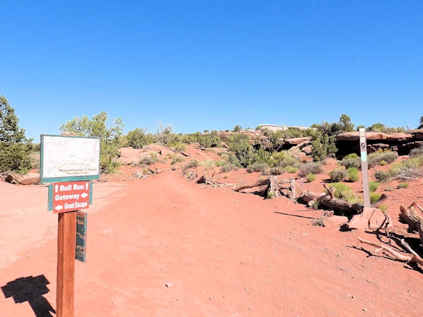 Gemini Bridges, Shafer Trail and Potash Road Loop - Adventure Through Canyonlands National Park