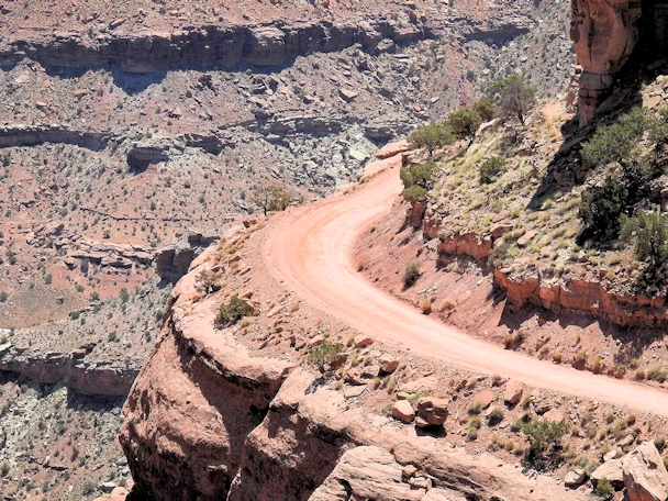 Gemini Bridges, Shafer Trail and Potash Road Loop - Adventure Through Canyonlands National Park