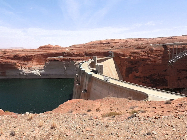 Lake Powell: Top of Glen Canyon Dam from Visitor Center
