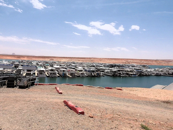 Lake Powell: Wahweap Marina from Parking Lot