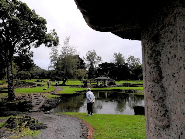 Liliʻuokalani Park Koi Pond