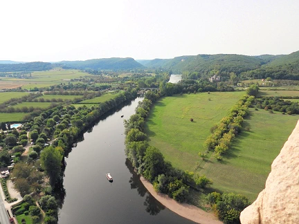 Geography, Châteaux, and Cuisine in the Dordogne River Valley