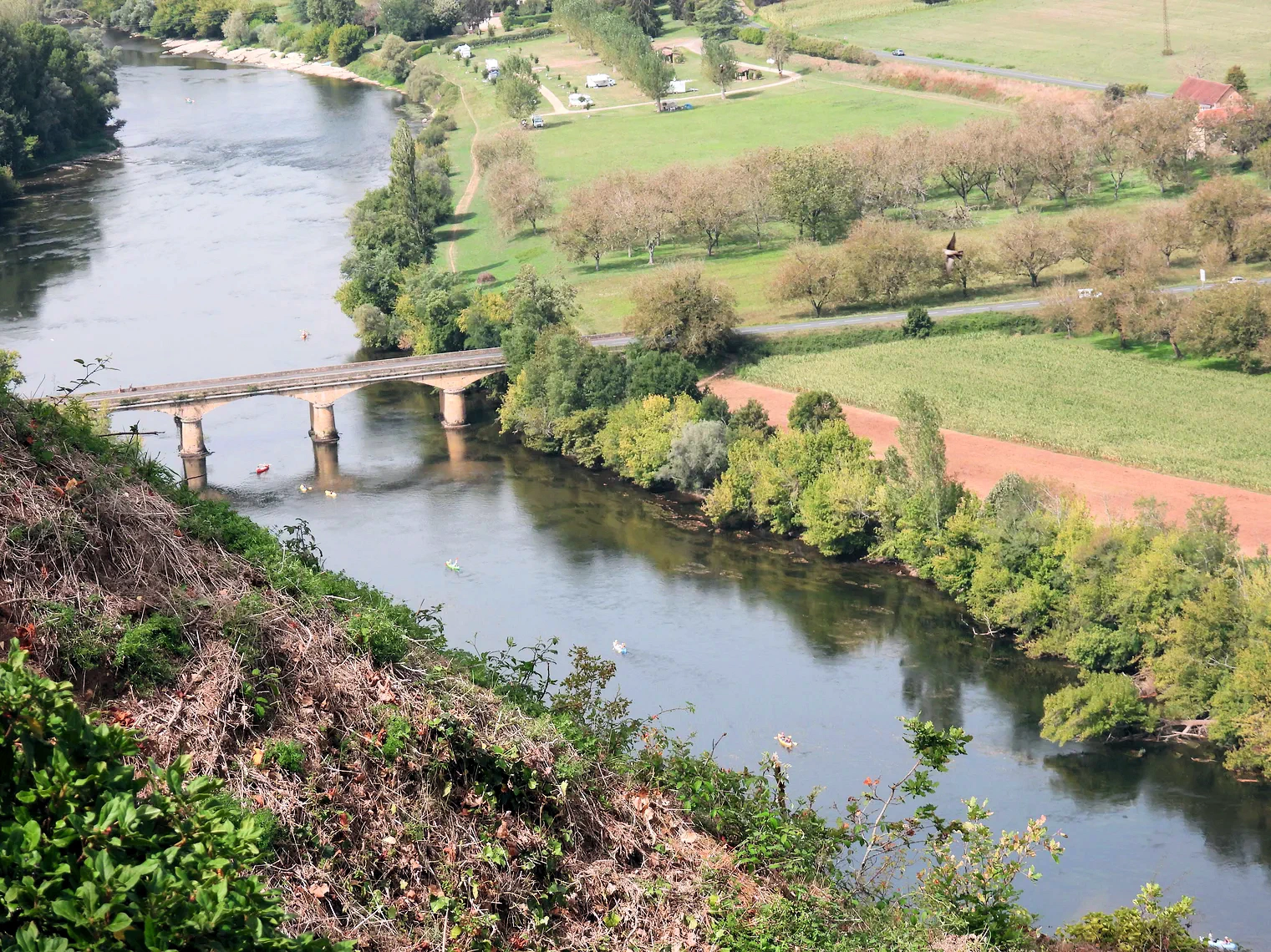 Geography, Châteaux, and Cuisine in the Dordogne River Valley