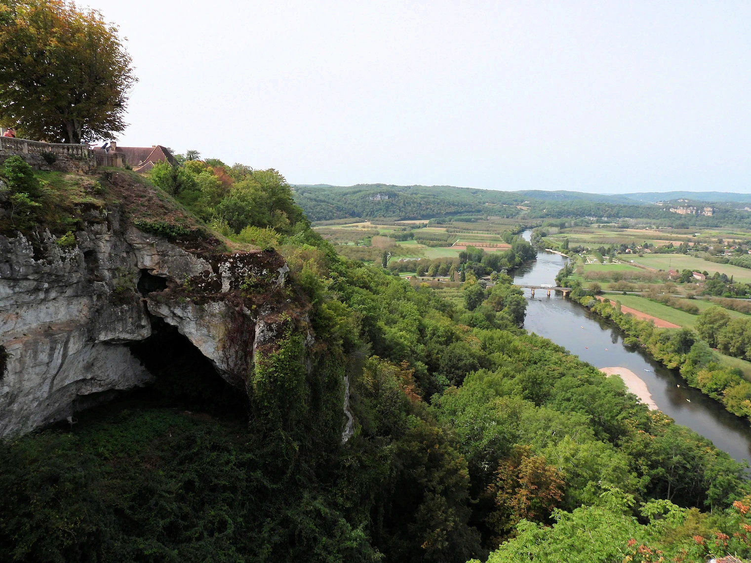 Geography, Châteaux, and Cuisine in the Dordogne River Valley