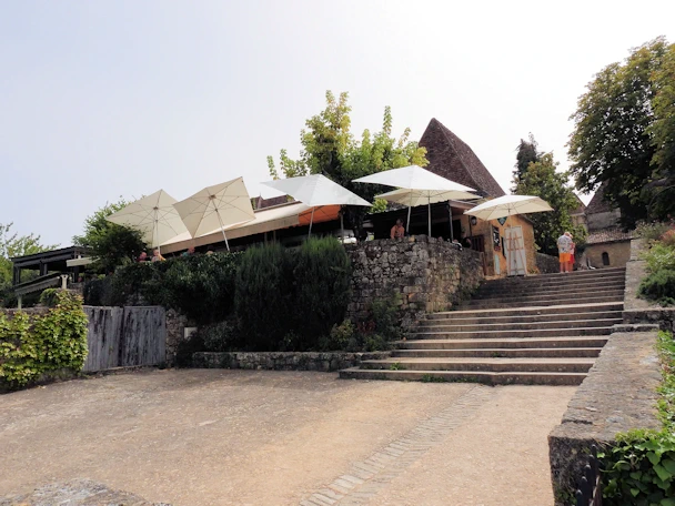 Le Belvédère Restaurant Front Steps