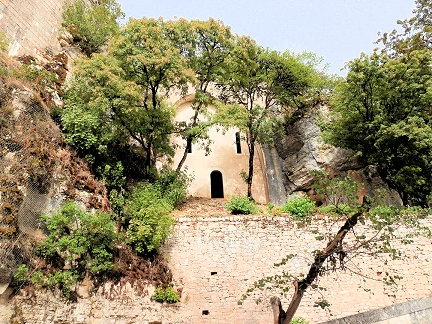 Geography, Châteaux, and Cuisine in the Dordogne River Valley