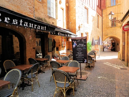 Exploring Sarlat-la-Canéda