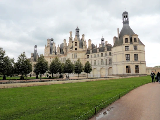 Discover the majestic beauty of Chateau Chambord, the largest Renaissance chateau in the Loire Valley of France. See photos of Chambord 
    and get the tips and information you need to make your visit a successful one.