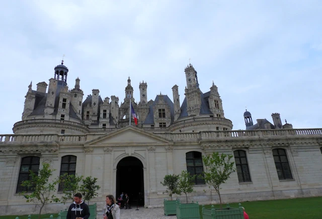 Discover the majestic beauty of Chateau Chambord, the largest Renaissance chateau in the Loire Valley of France. See photos of Chambord 
    and get the tips and information you need to make your visit a successful one.