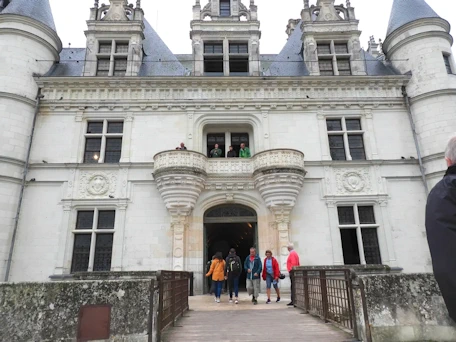 Exploring Chenonceau