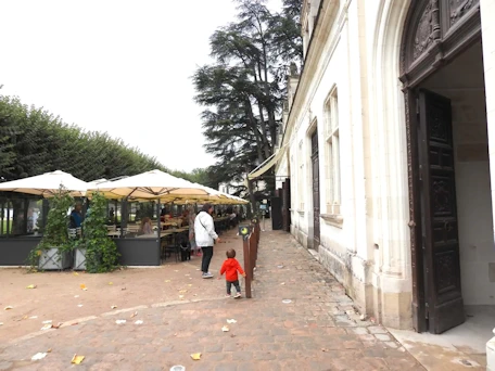 Chenonceau Shops Area