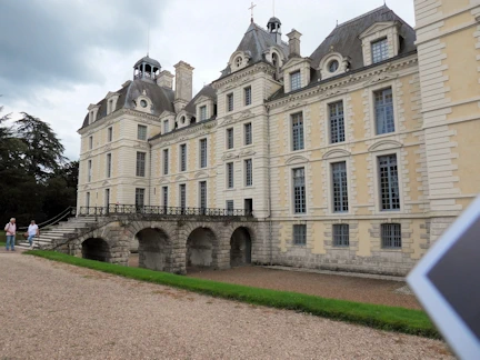 Exploring Château de Cheverny