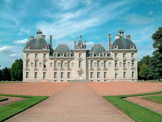 Exploring Château de Cheverny