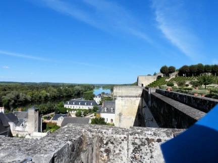Immerse yourself in French history at Château Royal d'Amboise! Explore a stunning Renaissance masterpiece, favored by kings & Leonardo da Vinci. Unwind in charming Amboise & discover the Loire Valley's rich heritage. Book tickets & plan your unforgettable visit today!