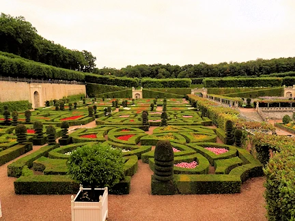 Exploring Chateau de Villandry Garden